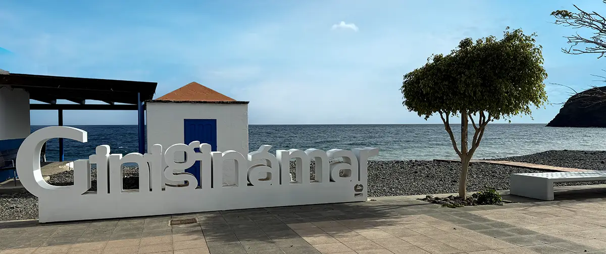 PLAYA DE GINIGINAMAR