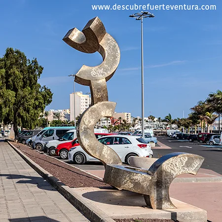 Esculturas en Puerto del Rosario – Cactus - DESCUBRE FUERTEVENTURA