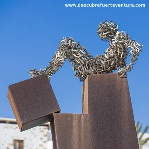Esculturas en Fuerteventura: Deconstrucción X