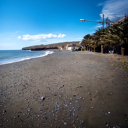 Explorando la playa de La Lajita