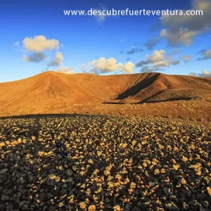 Recorre la Alineación de Bayuyo en el norte de Fuerteventura