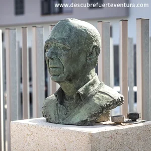 Escultura homenaje a Sergio Perdomo: Maestro de la Danza en Fuerteventura