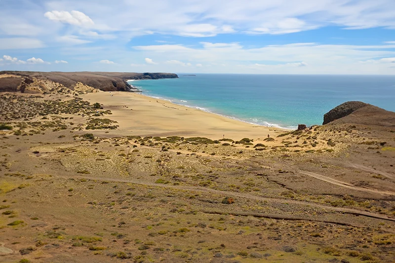 Playa Mujeres: un tesoro escondido en el sur de Lanzarote - DESCUBRE FUERTEVENTURA