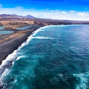 Playa de Janubio en Lanzarote: Naturaleza, historia y vida silvestre