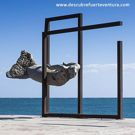 Escultura del Ladrón de Perlas IV en Tarajalejo - DESCUBRE FUERTEVENTURA