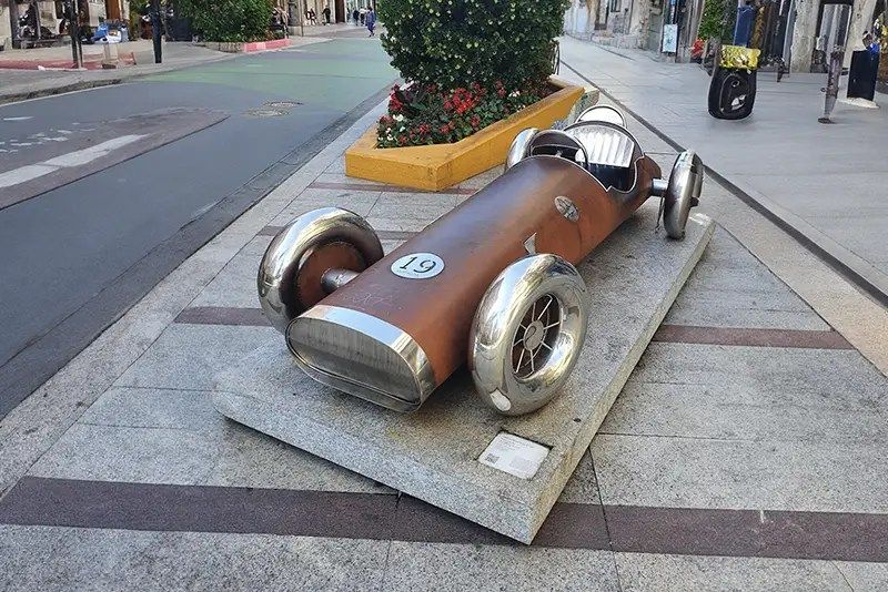 Escultura Coche de carreras Nº19