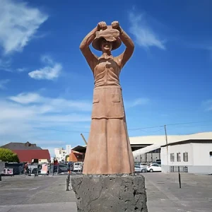 Esculturas de Fuerteventura: Jareando pescado
