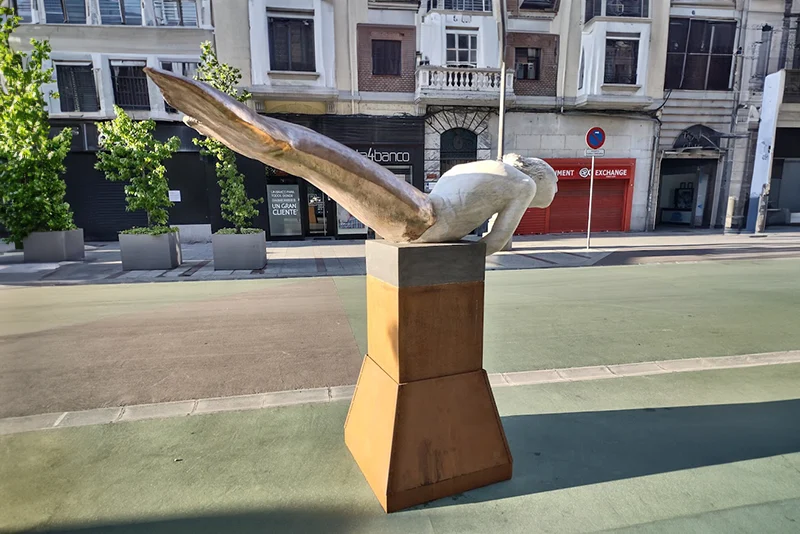 Esculturas urbanas: Ladrón de Perlas III
