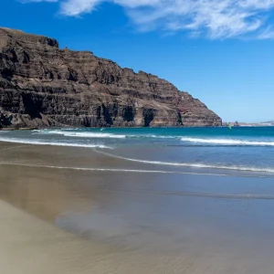 Descubre la Playa de la Cantería en Órzola