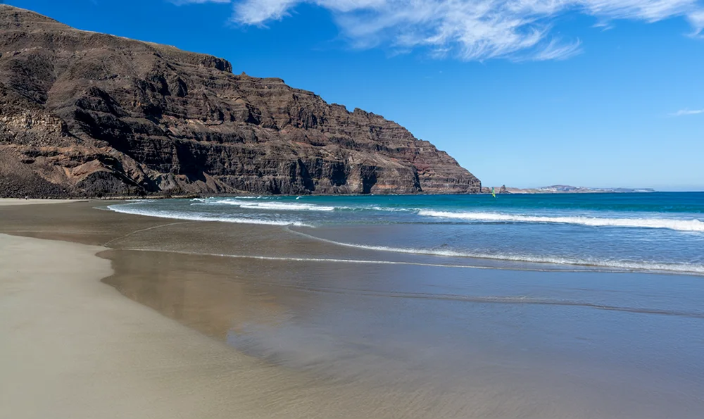 Descubre la Playa de la Cantería en Órzola - DESCUBRE FUERTEVENTURA