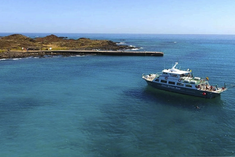 Travesía en barco al Parque Natural de Lobos desde Corralejo