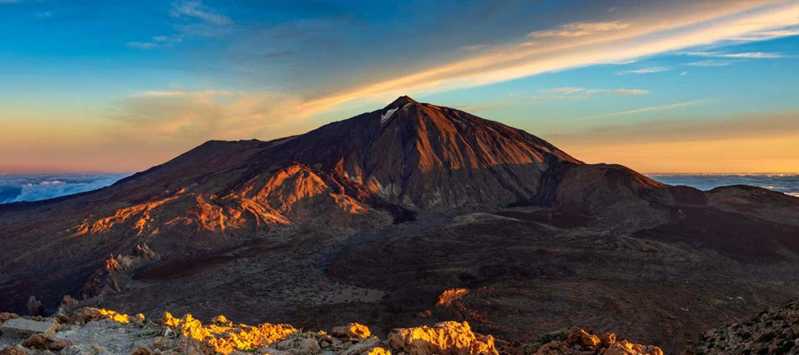 Senderismo por el Teide: Entre Roques y Escenarios de Cine