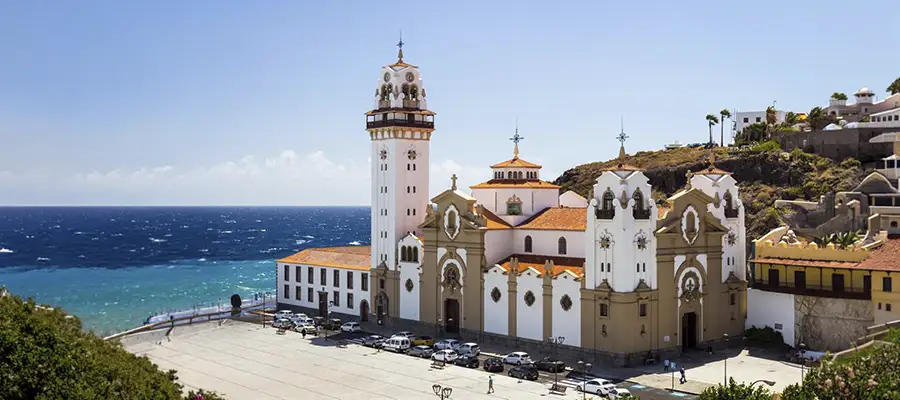 Candelaria: Tour Histórico por el Santuario y sus Leyendas